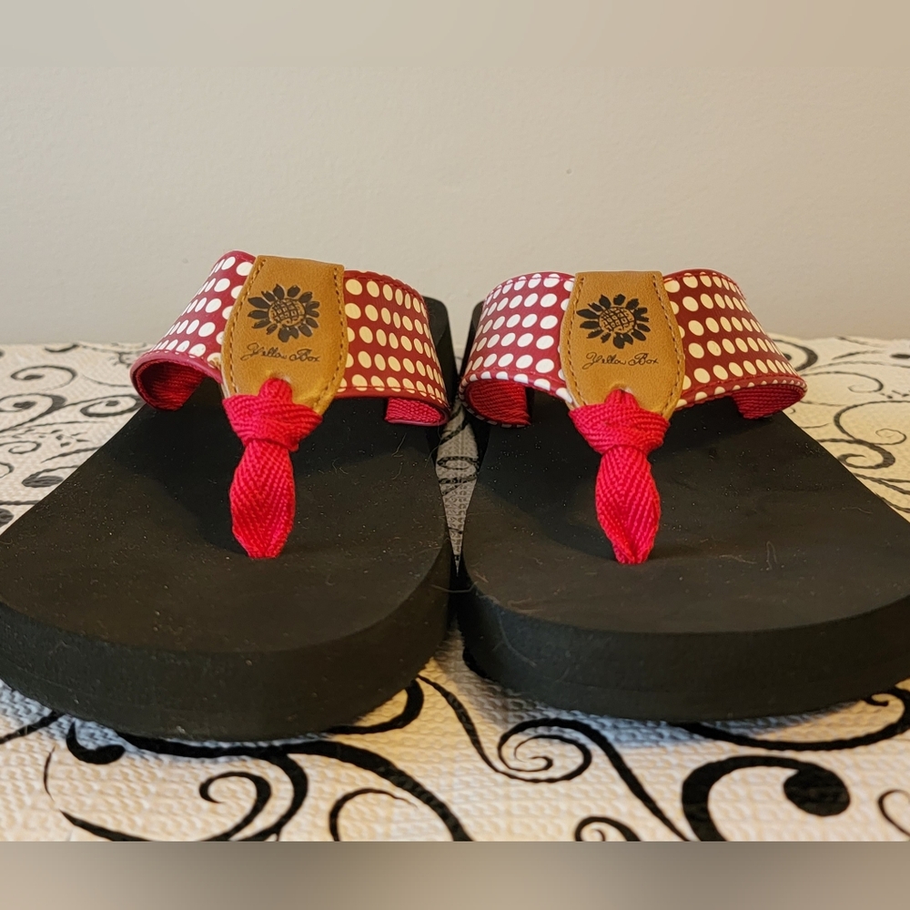 NWT! Yellowbox FROMY Red Polka Dot flip flops Yellow Box Sandals beach Summer - Picture 5 of 9